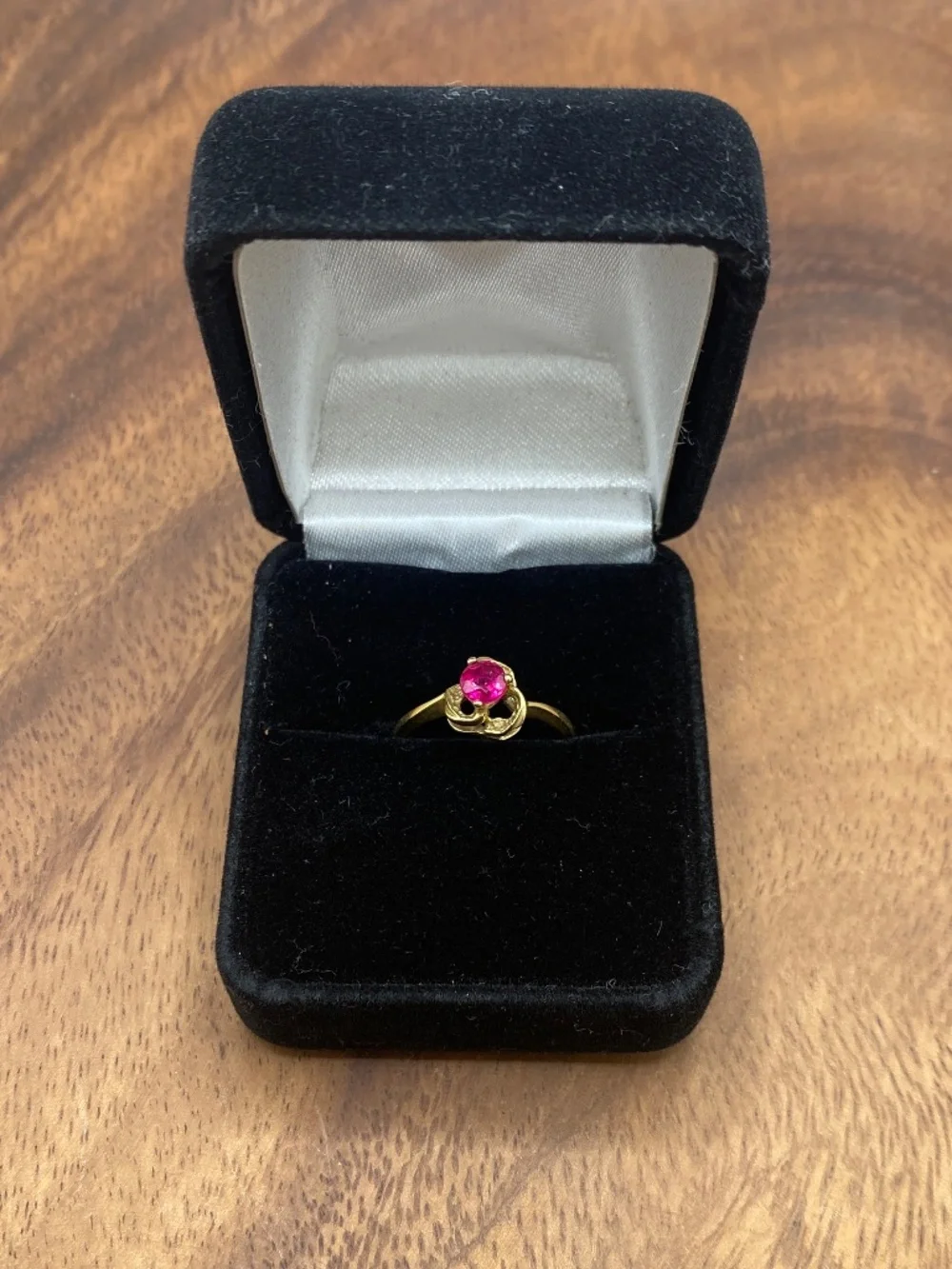 Gorgeous Ruby Floral Spiral Gold-tone Setting Antique Style Unique Sculptural